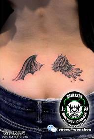 Модел на тетоважа на половината на крилјата