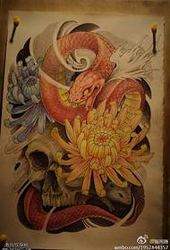 Imagen de manuscrito de tatuaje de flor de peonía de pitón tradicional coloreada