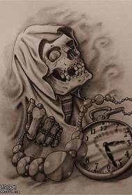 Immagini del manoscritto del tatuaggio del cranio dell'orologio europeo e americano