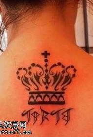 Нацртана шема на тетоважи на грбот на круната