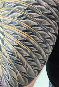 Modello di tatuaggio con ali classiche sulla spalla
