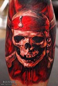 Узорак тетоваже црвене змајице