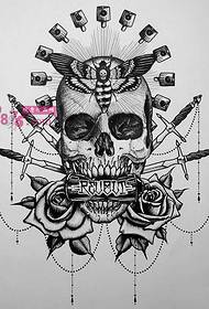 Imagen creativa del manuscrito del tatuaje de la espada del cráneo