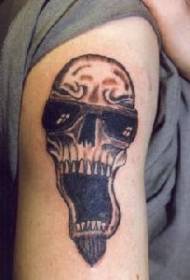 Въоръжение черно-бял модел на татуировка на черепа