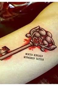Tatuaggio chiave piccolo e delicato