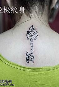 Reen moda klasika totema ŝlosila tatuaje-ŝablono