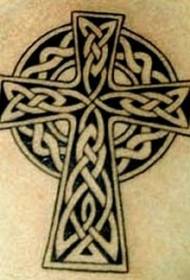 Келтски кръст черно-бял модел татуировка