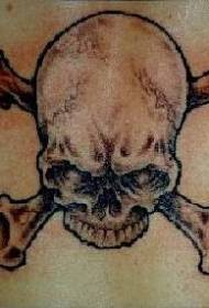 lobanja s prekrižanimi tetovažami