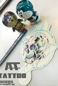 I modelli di manoscritti per tatuaggi tatuaggio europei e americani a colori sono forniti da immagini di spettacoli di tatuaggi