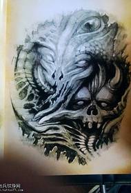Horror teschio tatuaggio mostra modello di foto
