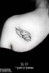 Плече крило татуювання візерунок