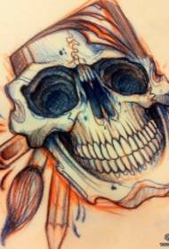 Manoscritto del tatuaggio della penna del cranio della scuola