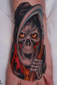 Death skull tattoo-patroon op de voet