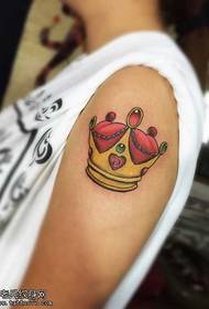 Arm kleine kroon tattoo patroon