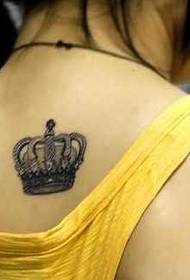Modello tatuaggio corona posteriore