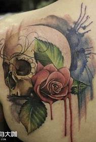 Modello tatuaggio spalla
