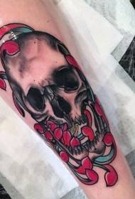 Kar színű emberi koponya szirom tetoválás mintával