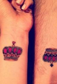 Modello di tatuaggio romantico colorato corona di coppia