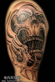 patrón de tatuaxe de cráneo