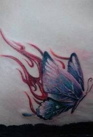 Tatuaggio di fiamma ardente