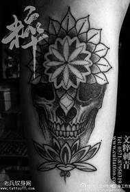 Calf lotus tattoo patroon