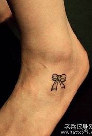 Μικρό φρέσκο τατουάζ τατουάζ τα πόδια τέχνασμα έργα