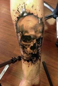 Patrón de tatuaxe surrealista de cráneo gris brazo negro