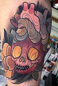 Modello tatuaggio tatuaggio braccio grande