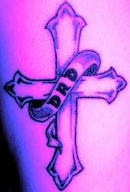 Kruis met Engels herdenkings tattoo-patroon