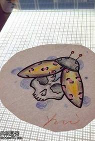 teschio pattern modello del tatuaggio