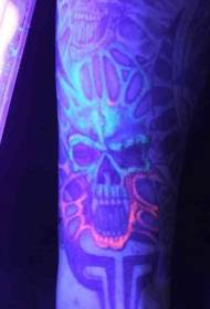 Чортовий череп флуоресцентний малюнок татуювання