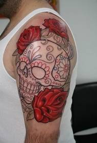 Лубања у боји руке ружа је нови облик тетоваже