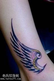Pēdu personības spārnu tetovējuma raksts