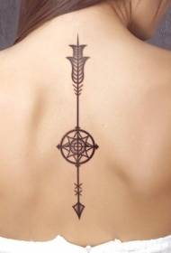 Ragazza indietro freccia con motivo a bussola tatuaggio