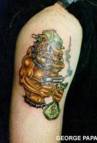 Buldog u boji ramena s uzorkom tetovaže pištolja