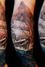 Realističan stil vrlo lijepa boja jedrenja tetovaža uzorak