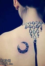 ຮູບແບບ tattoo Moon Moon totem