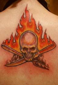背部刀叉骷髅头火焰纹身图案