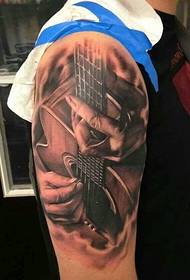 Due disegni unici di tatuaggi per chitarra
