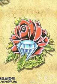 手稿玫瑰鑽石紋身圖案