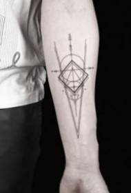 Pequena e fresca apreciación xeométrica de tatuaxe