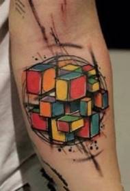 Ang kubo, asul at dilaw ni Rubik, isang hanay ng mga parisukat na pattern ng tattoo