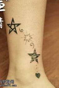 П'ятикутна зірка візерунок татуювання з красивими ніжками