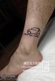 Modello di tatuaggio totem del piede auto