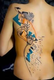 Luova tatuointikuvio, joka koostuu geometrisistä viivoista abstraktissa tyylissä