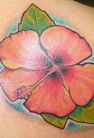 Realistyczny wzór tatuażu na ramionach w kolorze hibiskusa