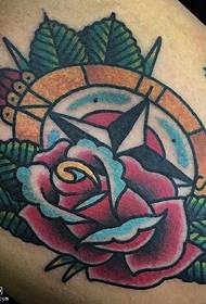 臀部玫瑰五角星纹身图案