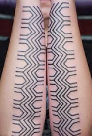 I-tattoo geometry imigqa elula elula ye-tattoo sketch geometric tattoo iphethini