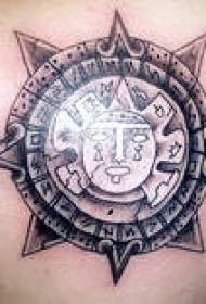 Aztec sólarsteins húðflúrmynstur