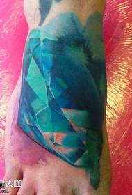 Реалистична синя диамантена татуировка на краката